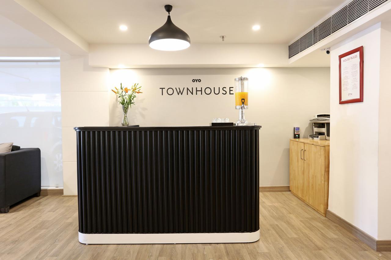 Oyo Townhouse 015 Lajpat Nagar Hotell New Delhi Eksteriør bilde