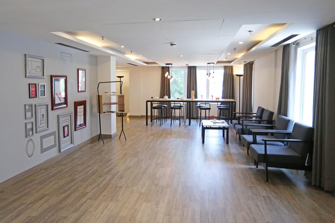 Oyo Townhouse 015 Lajpat Nagar Hotell New Delhi Eksteriør bilde